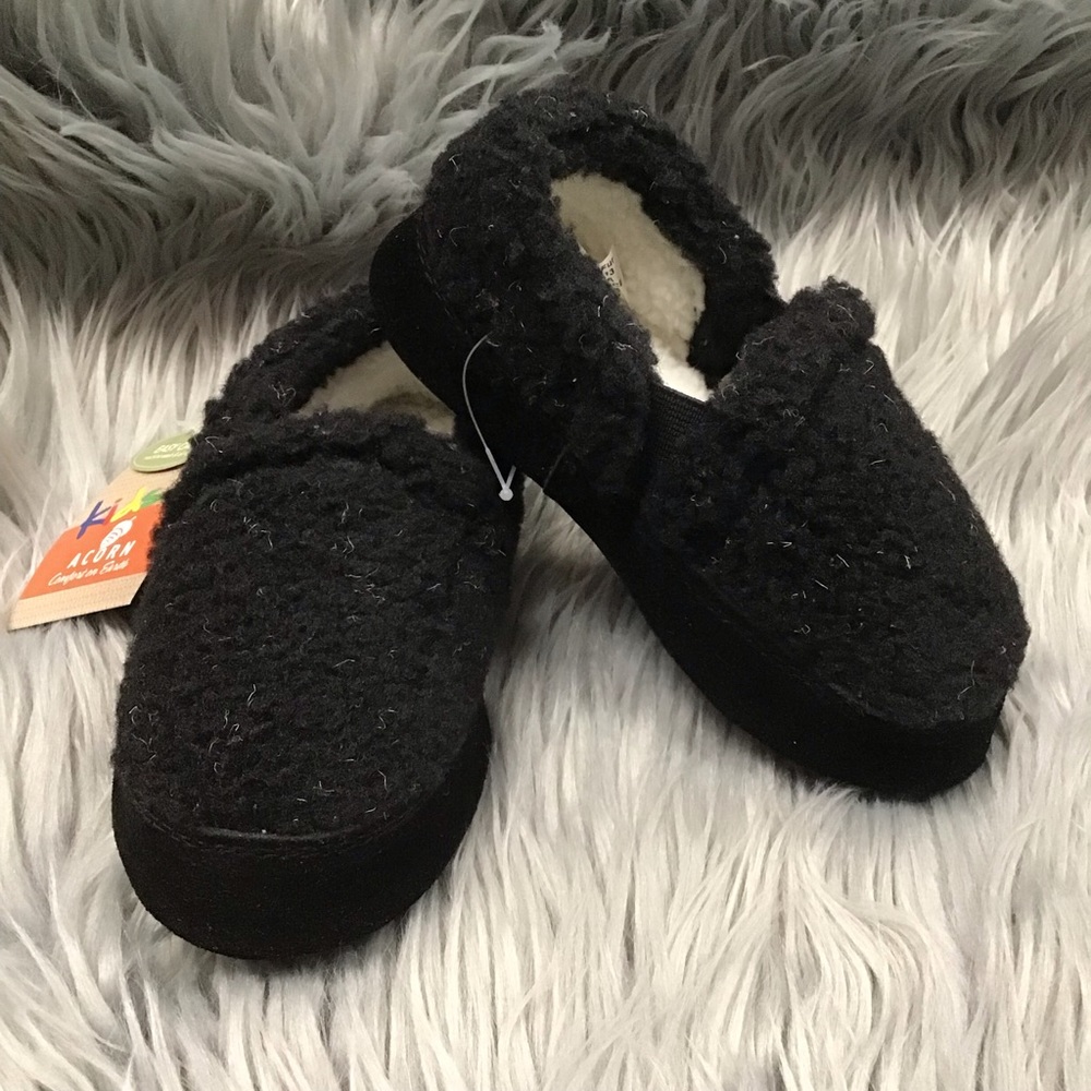 Acorn Sherpa fleece black kids slippers